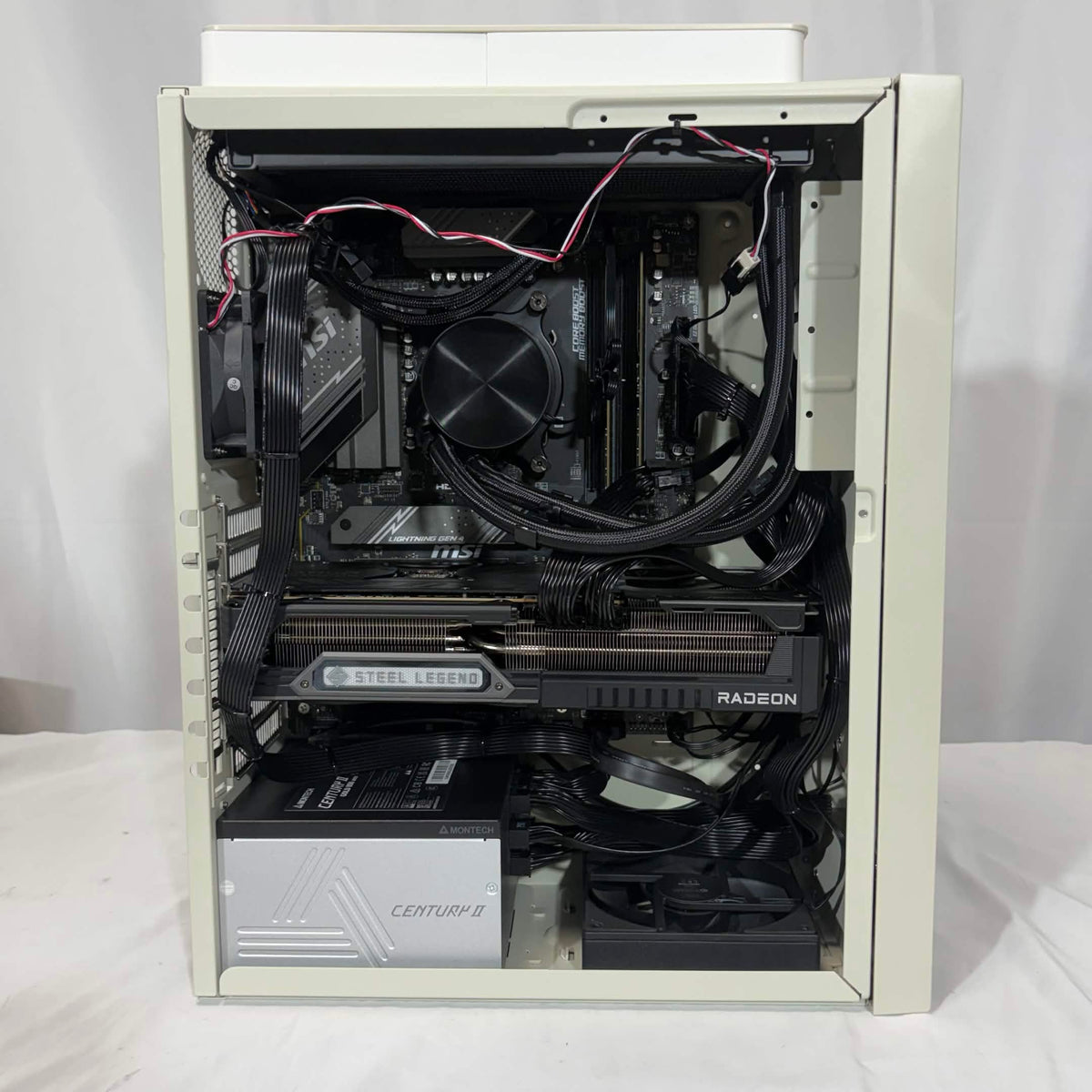 NC-9821X3D アウトレット 内部(RX 9070 XT・240mm簡易水冷)