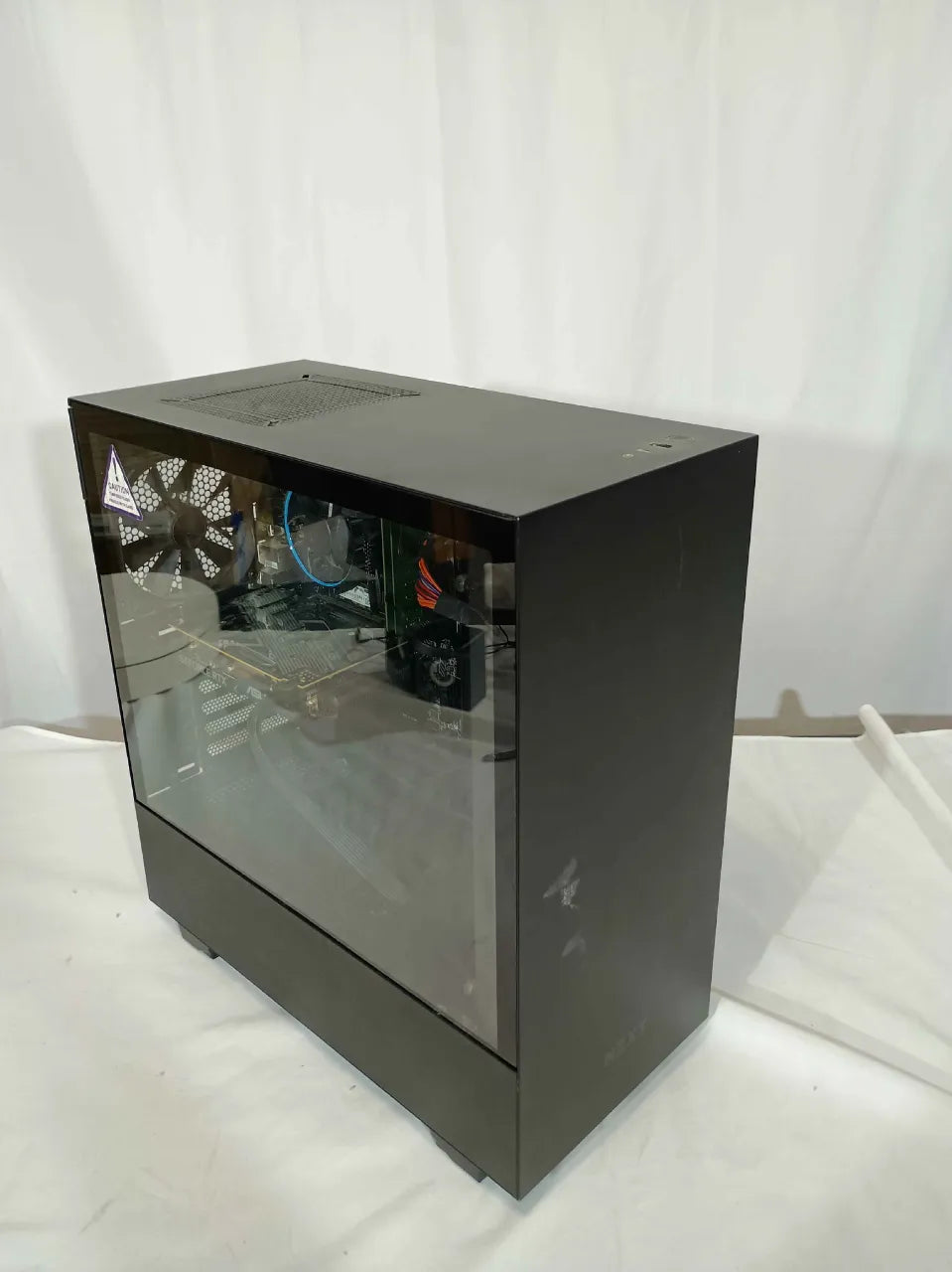 整備済中古ゲーミングPC Core i5-12600 / RTX 3060 Ti 搭載機の実機写真